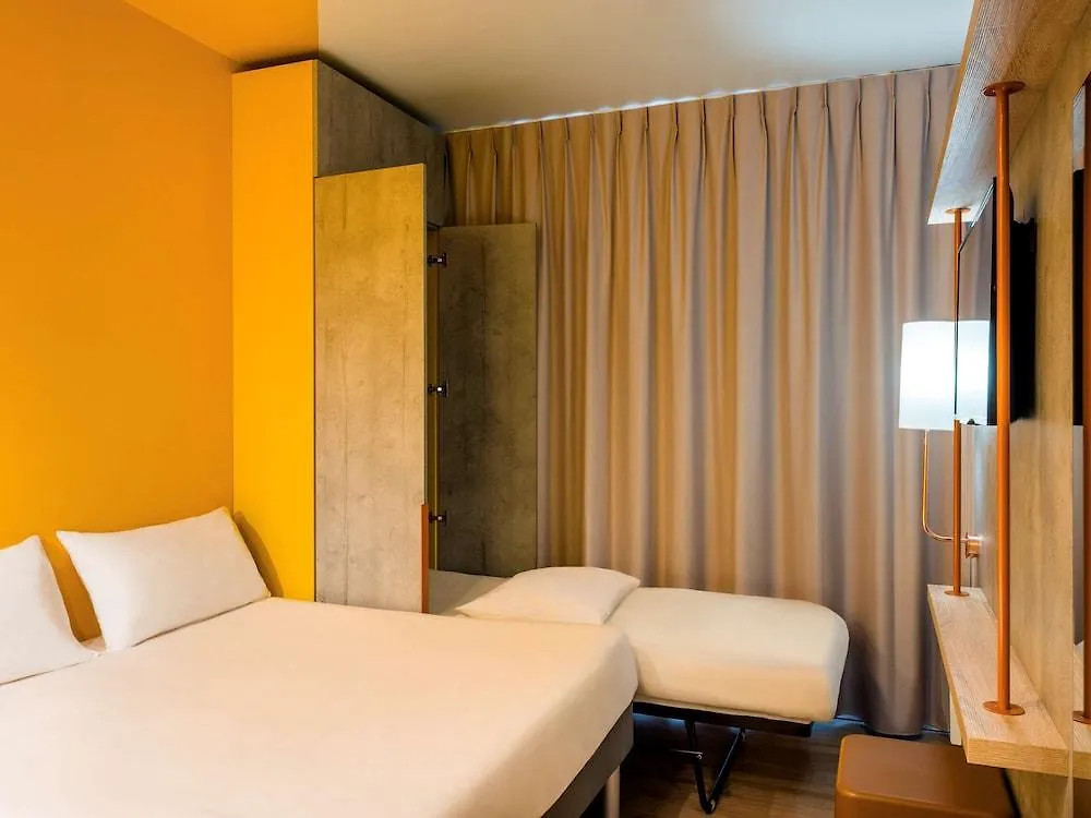 Ibis Budget Hyeres 2*,