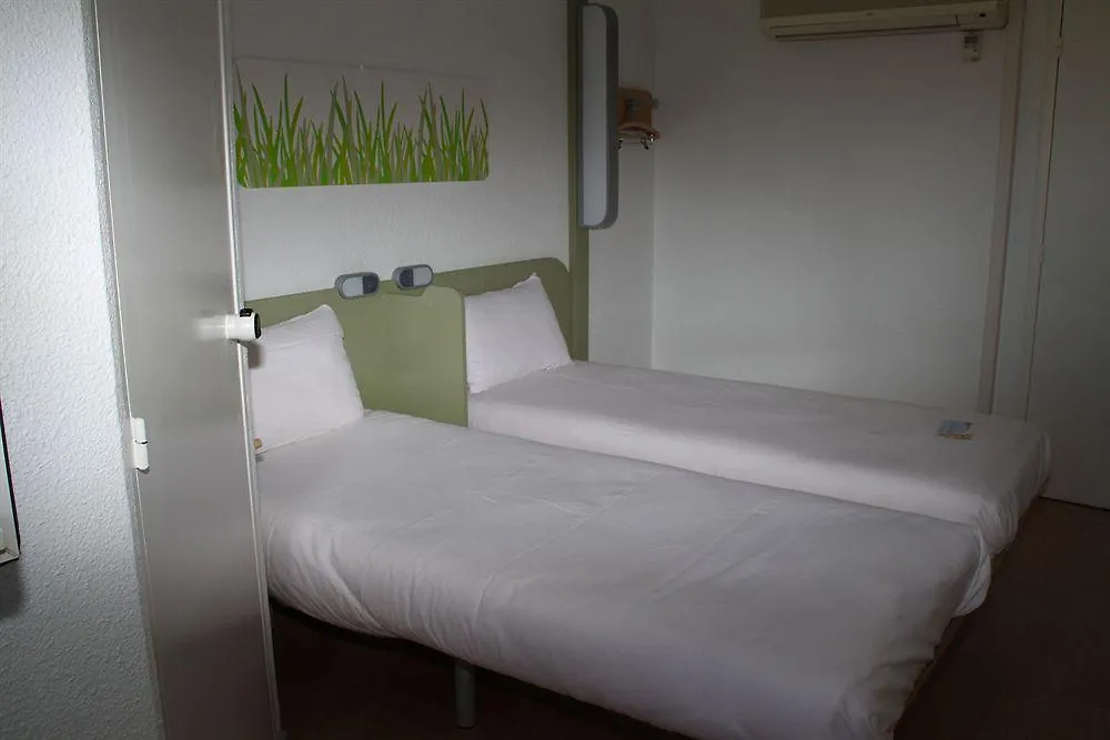Ibis Budget Hyeres 2*,